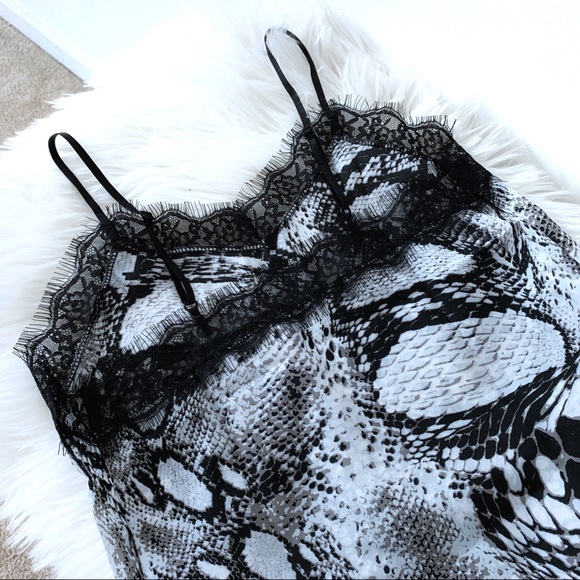 ONLY 1 LEFT! Eyelash Lace Cami with snake print - Picture 5 of 6